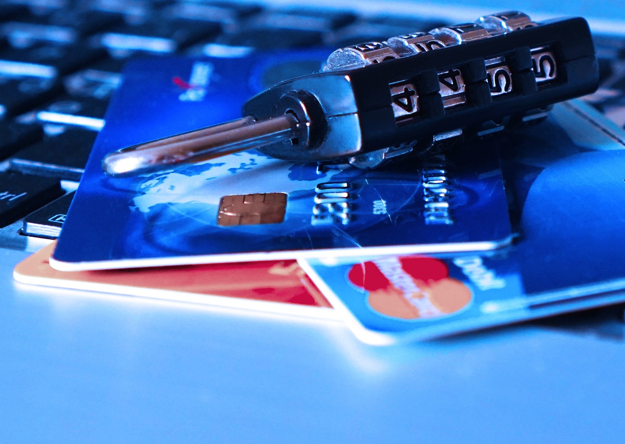 10 Essential Steps to Protect Yourself from Identity Theft Online