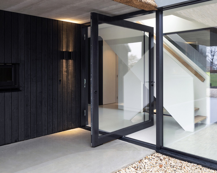 Elevate Your Home’s Style with Custom Pivot Doors from Quantum Doors