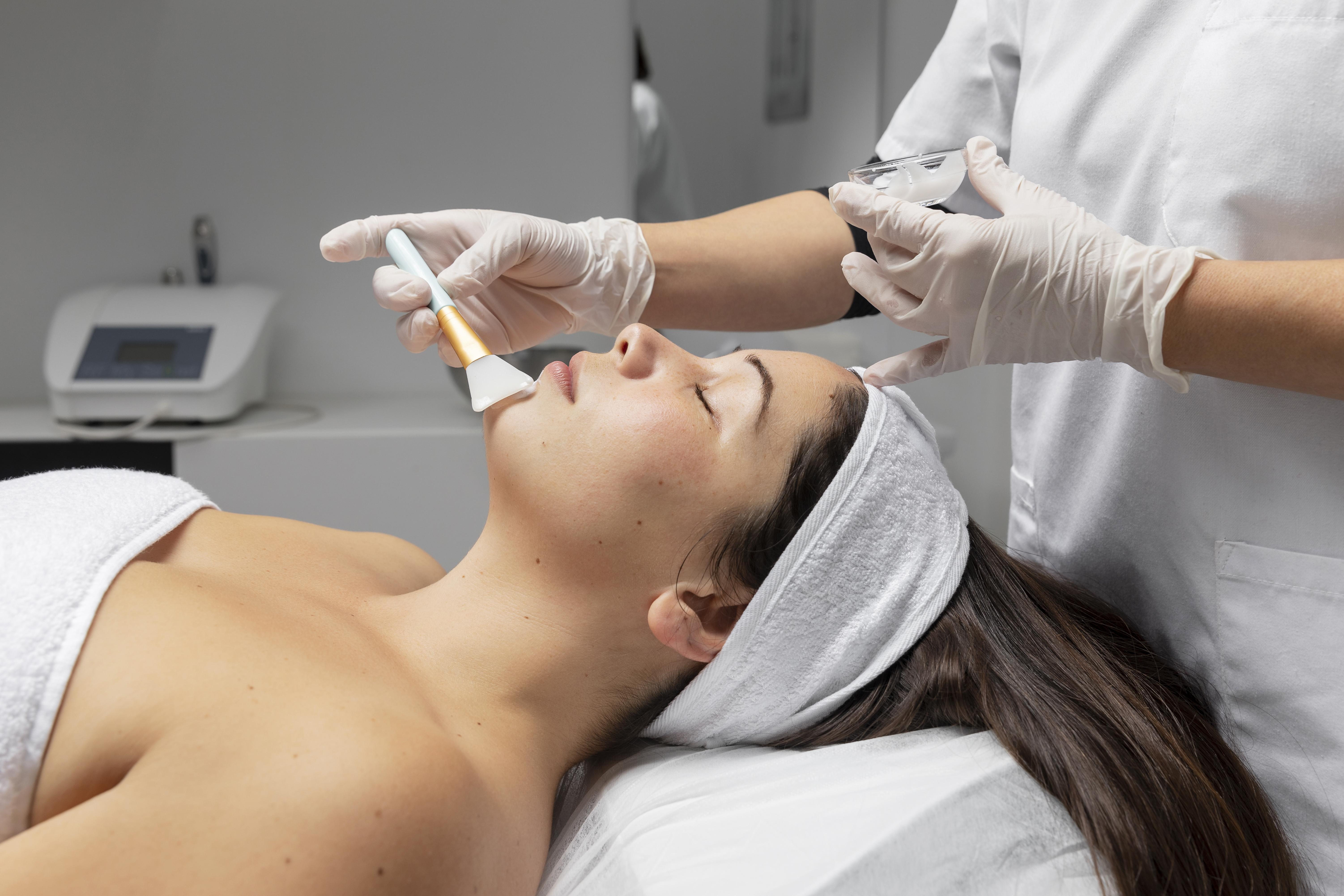  From Pollution To Perfection: The Science Behind The Best Hydrafacial In Business Bay 