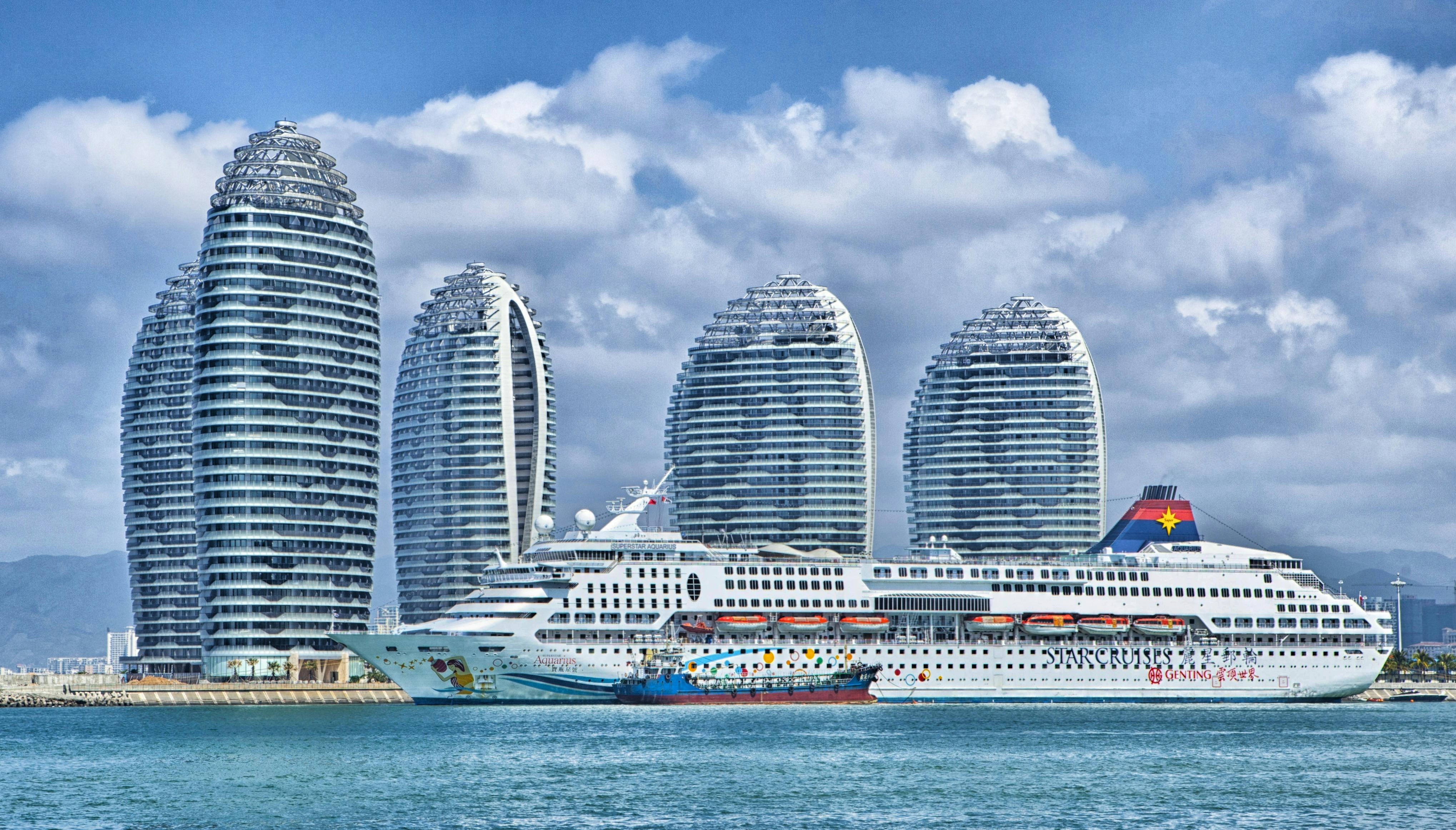 How Can a Cruise Travels Agent Help You Find the Best Cruise Deals?