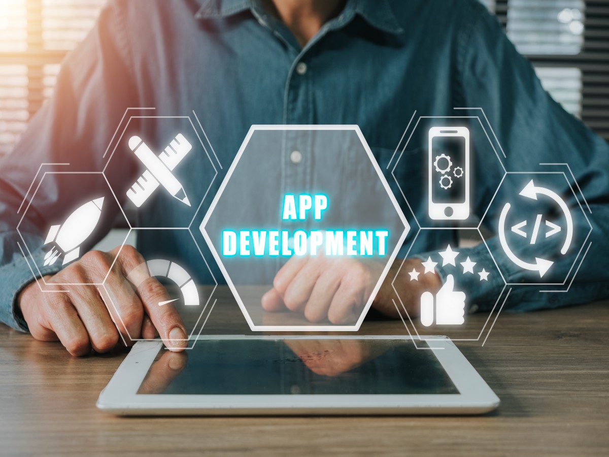 What Are the Key Stages in the Customized App Development Process?