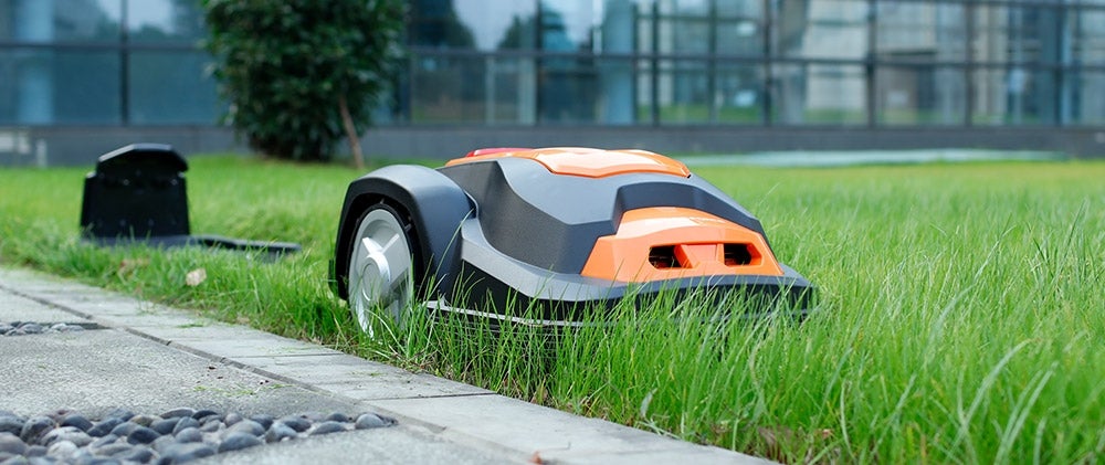 Robotic Lawn Mower Market Witnesses Substantial Growth Due to Integration of AI and Smart Navigation Technologies