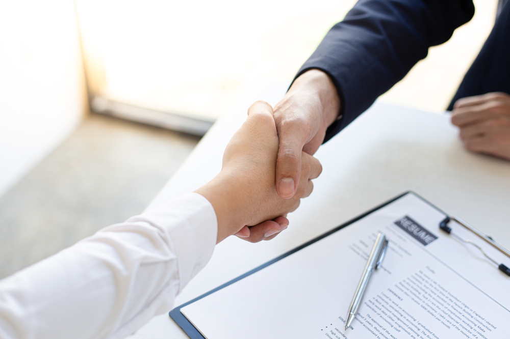 Essential Resume Writing Strategies for Quebec Job Seekers