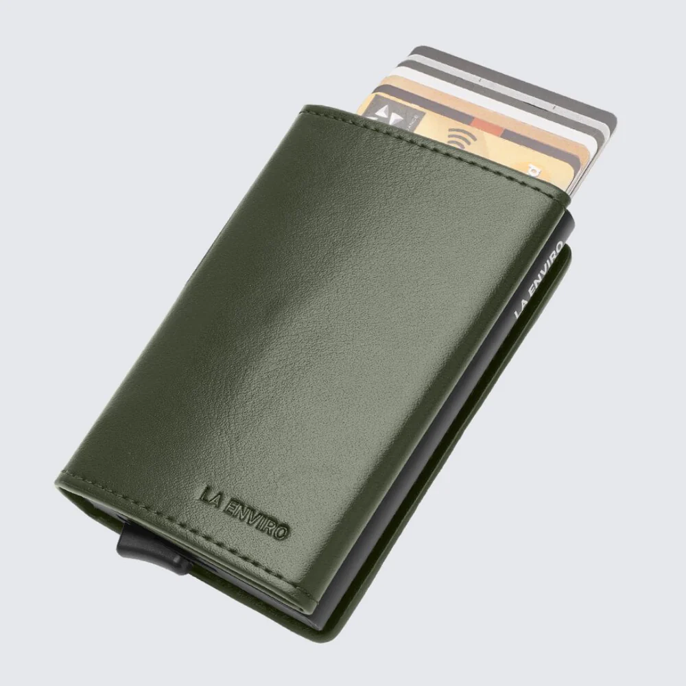 Why Choose a Minimalist Coin Pocket Wallet for Your Needs?