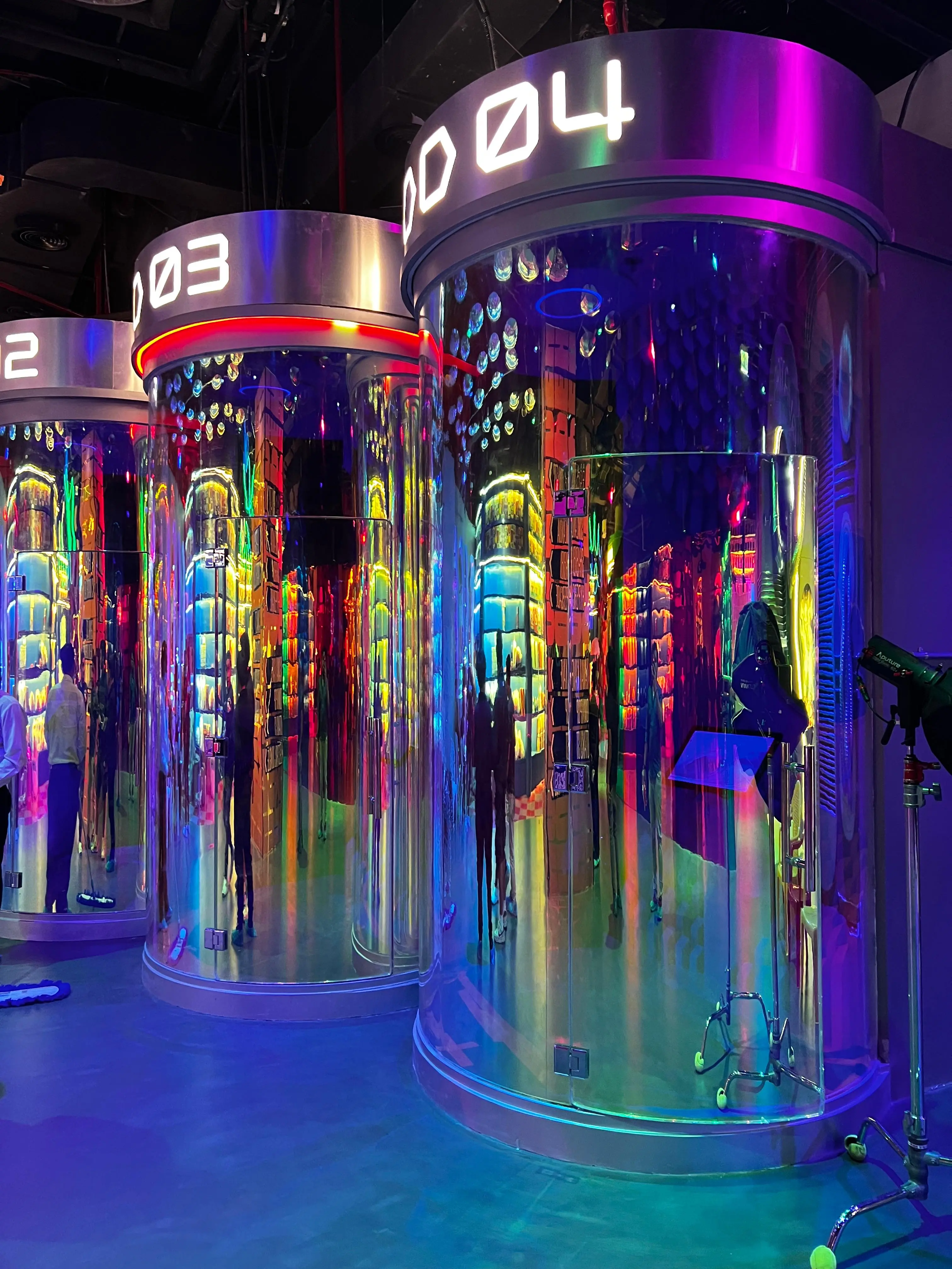 How Acrylic Laser Cutting Enhances Precision in Custom Designs