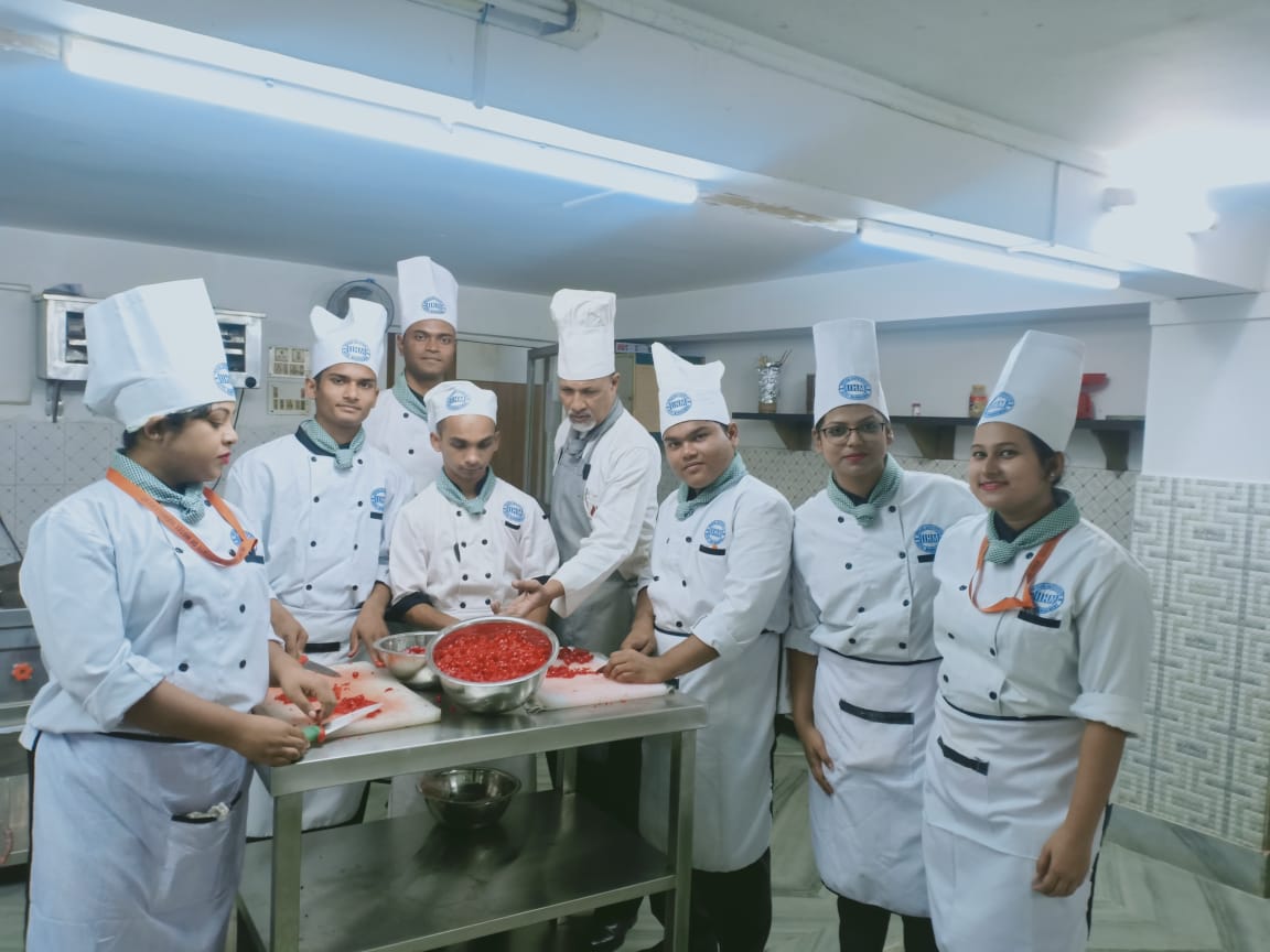 How Internship Plays a Part in Shaping The Career of a Hotel Management Student?