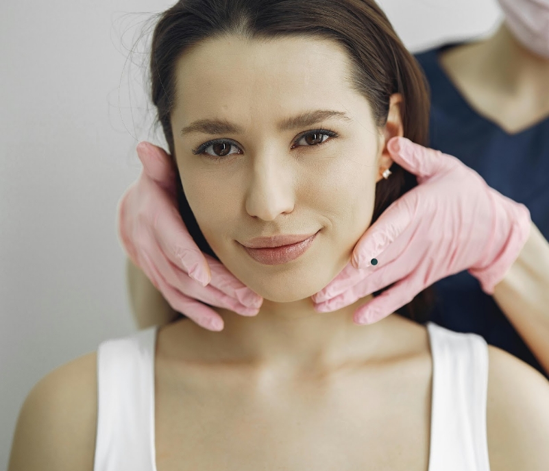 Top 7 Advanced Treatments Offered by the Best Skin Clinic in Kochi