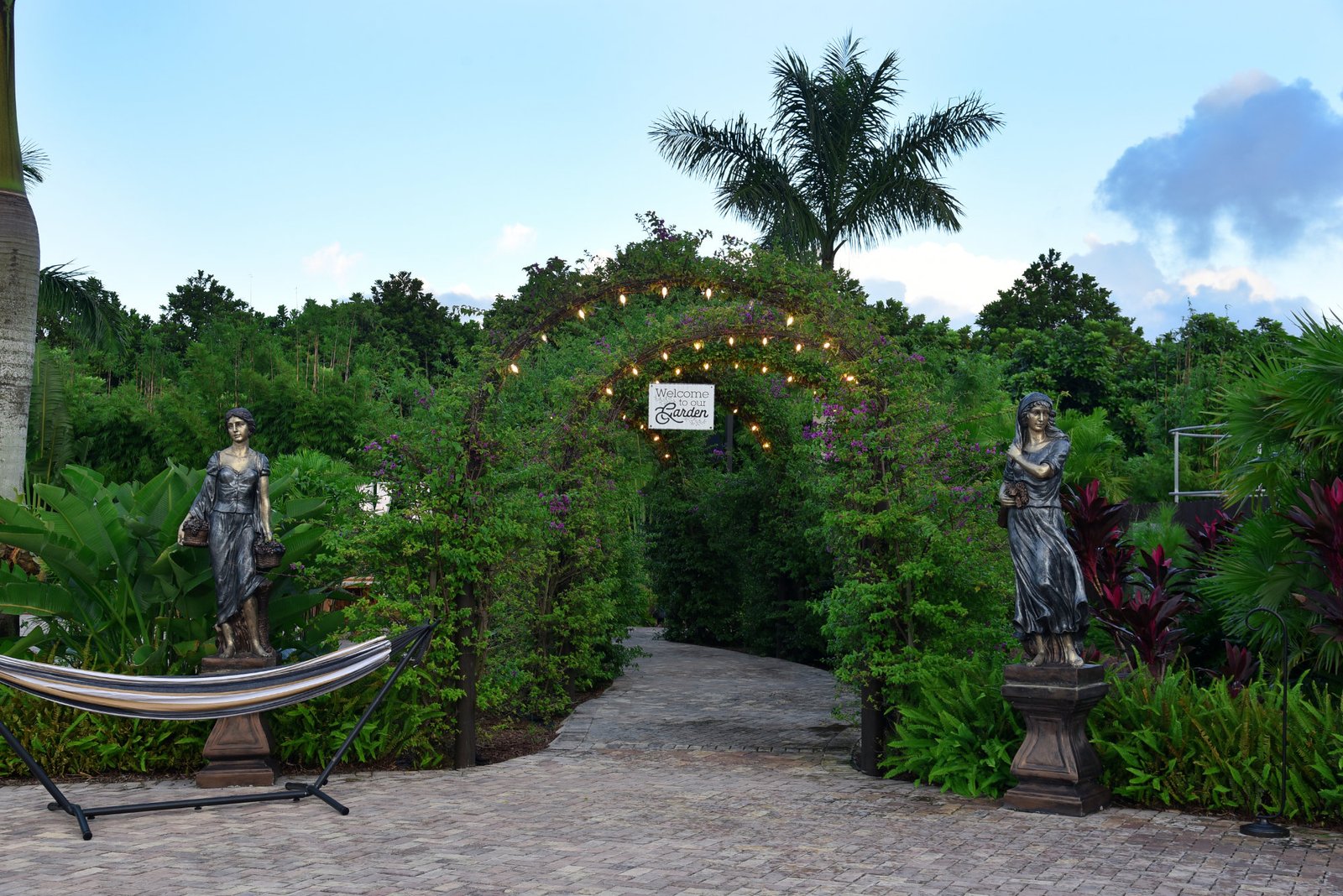 Discover Your Dream Farm Wedding at Rancho Luna Farm: The Hidden Gem Among Wedding Venues in Miami