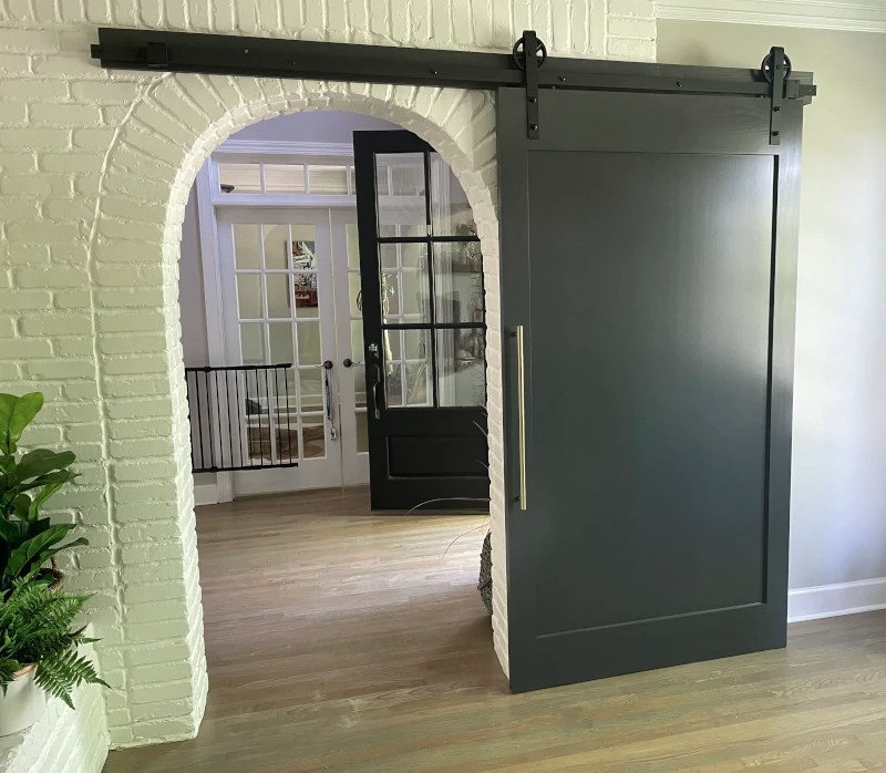 Handcrafted Custom Barn Doors That Reflect Traditional Craftsmanship Across Tennessee