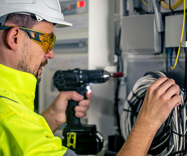 How Can Your Business Cut Electricity Costs Effectively?