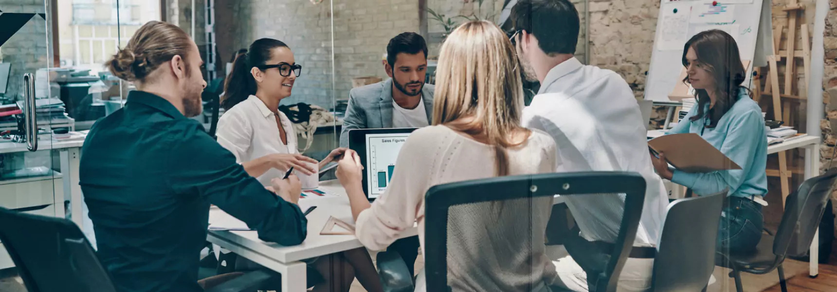 Smart Data Extraction for a Competitive Pricing Strategy