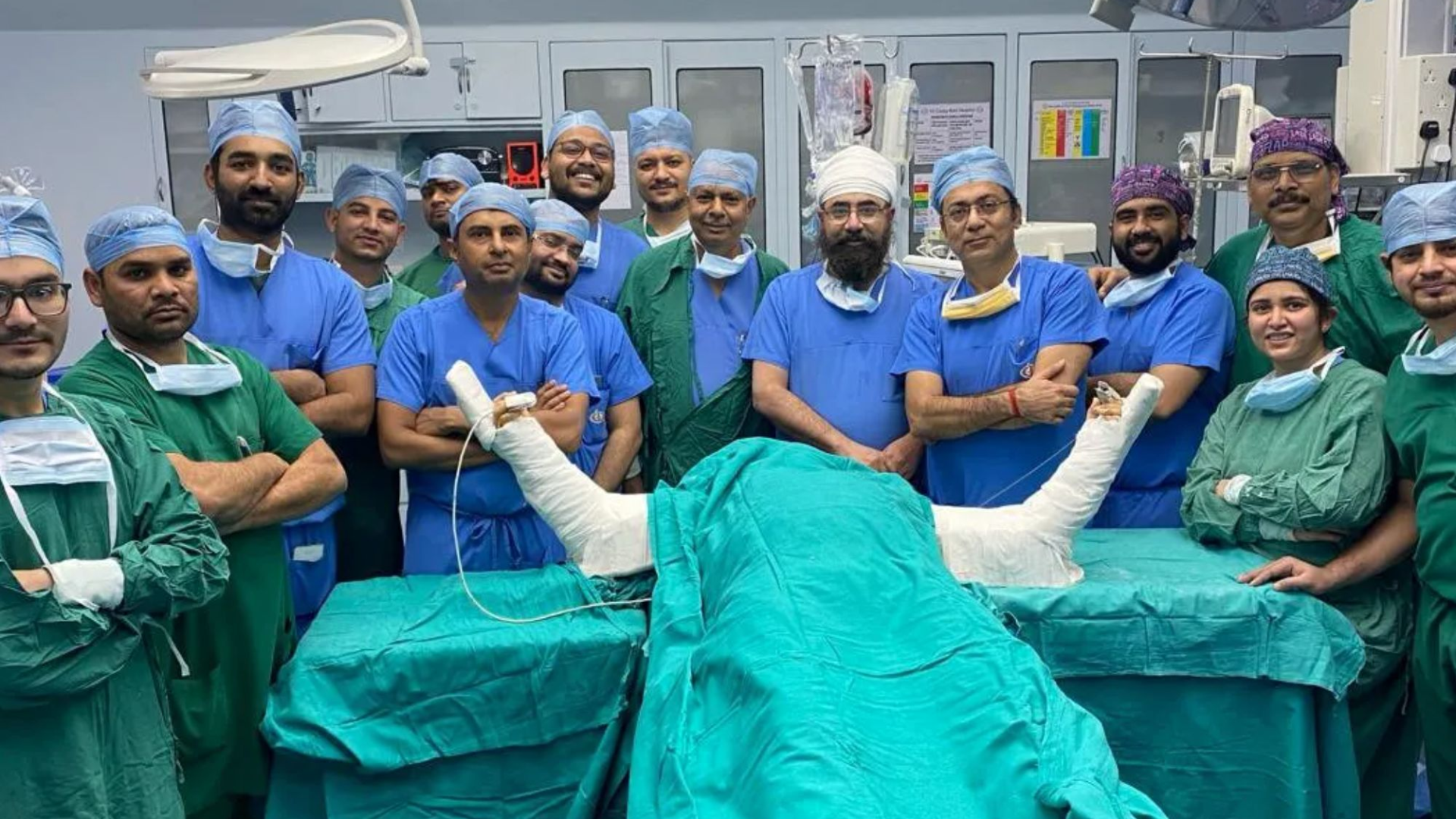 Finding the Best Blepharoplasty Specialists in Delhi