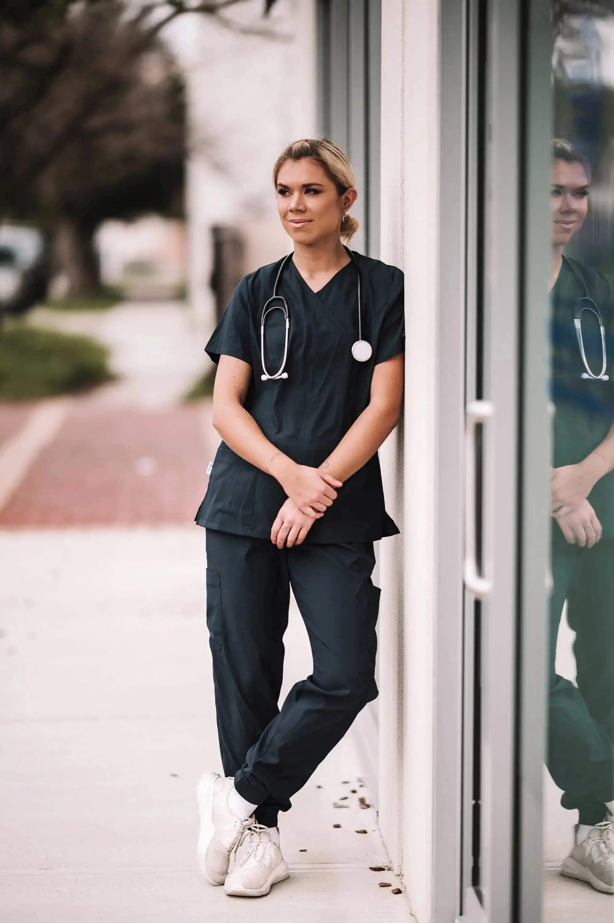How to Choose Comfortable and Practical Nursing Scrubs Perth for Busy Healthcare Teams