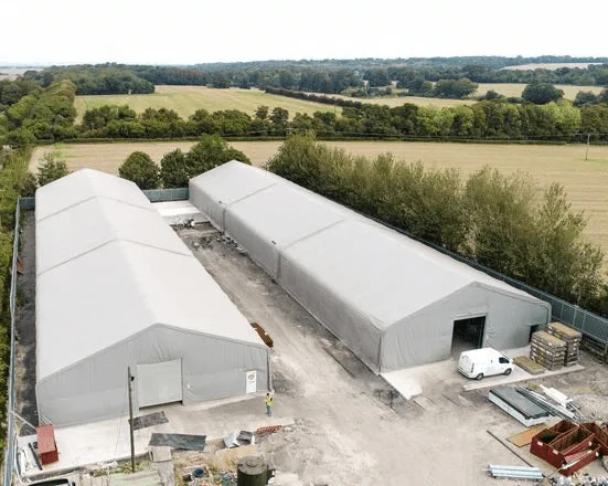 Immeuble commercial à vendre – Structure acier PVC robuste & personnalisable