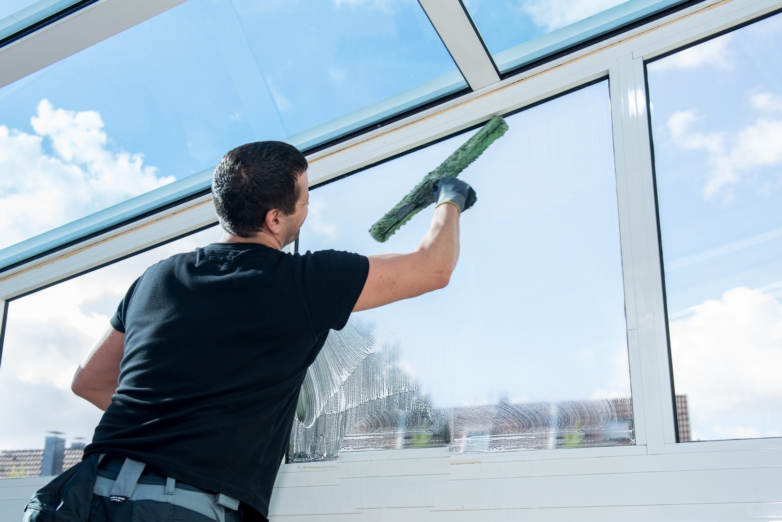 Why Arvin Residents Trust These Window Cleaning Services