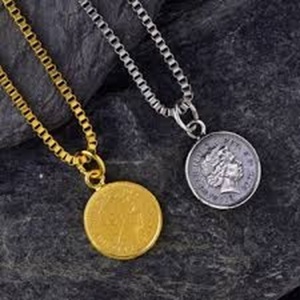メンズファッションの進化：日本におけるメンズジュエリーの台頭