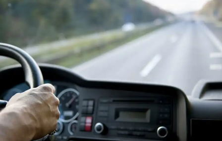 The Skills You Master While Acquiring an HR Truck Licence
