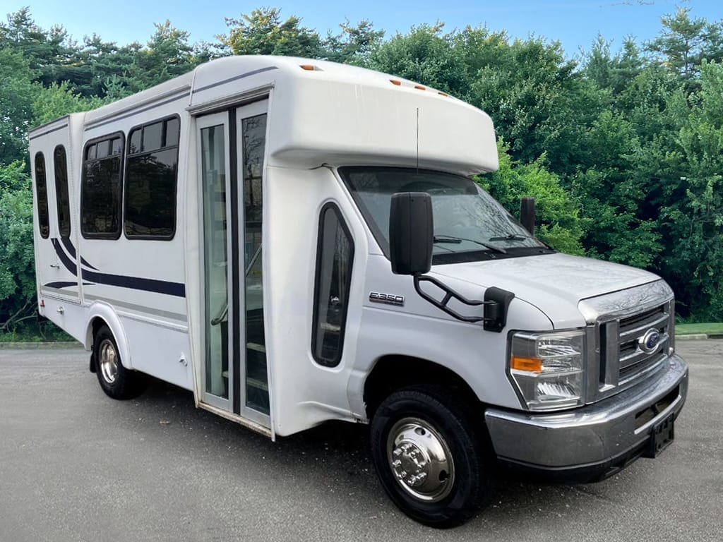 Tips for Choosing a Quality Refurbished Bus That Will Last