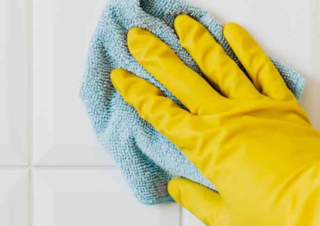 Why You Should Book a House Cleaning Service Before the Holidays Hit