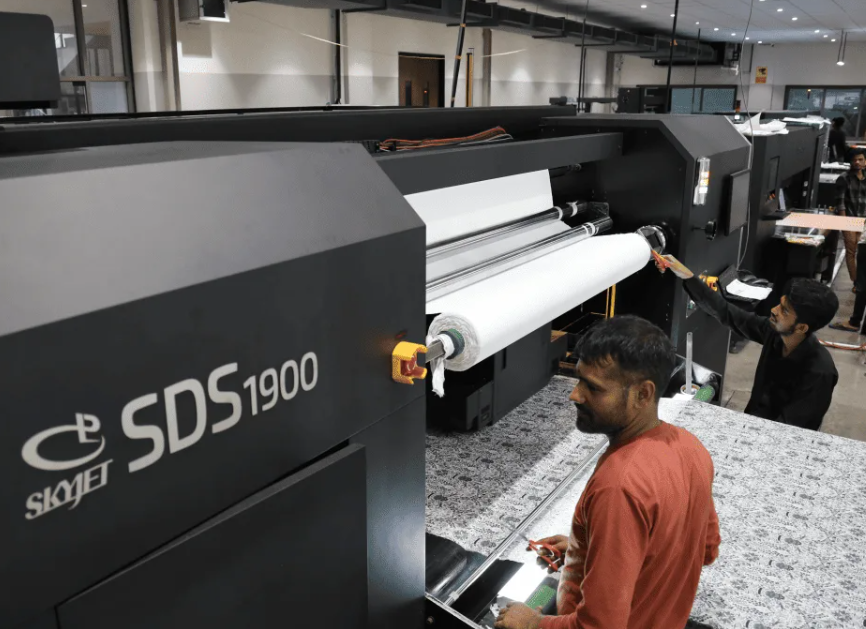 Choosing the Right Fabric Digital Printer: A Complete Guide for Textile Businesses