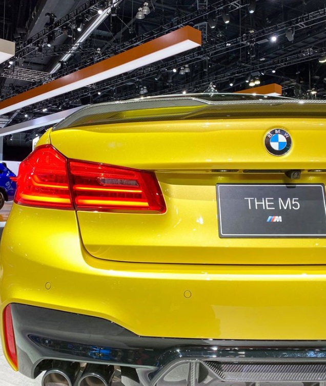 Luxury Car Dealership in los angeles