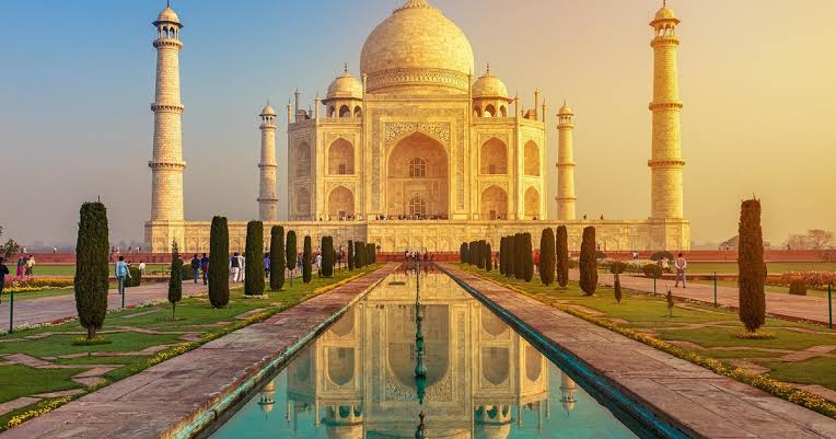 Sunrise Taj Mahal Tour by Car From Delhi - Incredible Taj