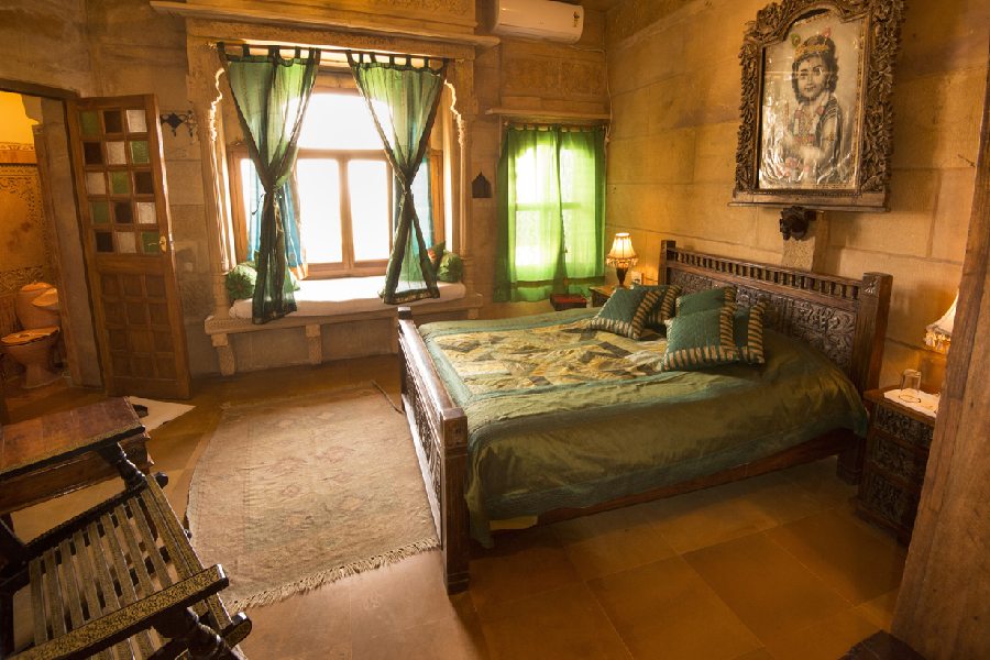 Solo Travel Guide to Jaisalmer: Discover the Golden City on Your Own Terms