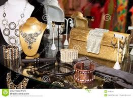 7 rules women should follow when wearing accessories