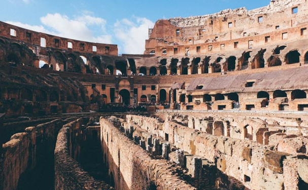 Top Famous Historical Buildings of Rome