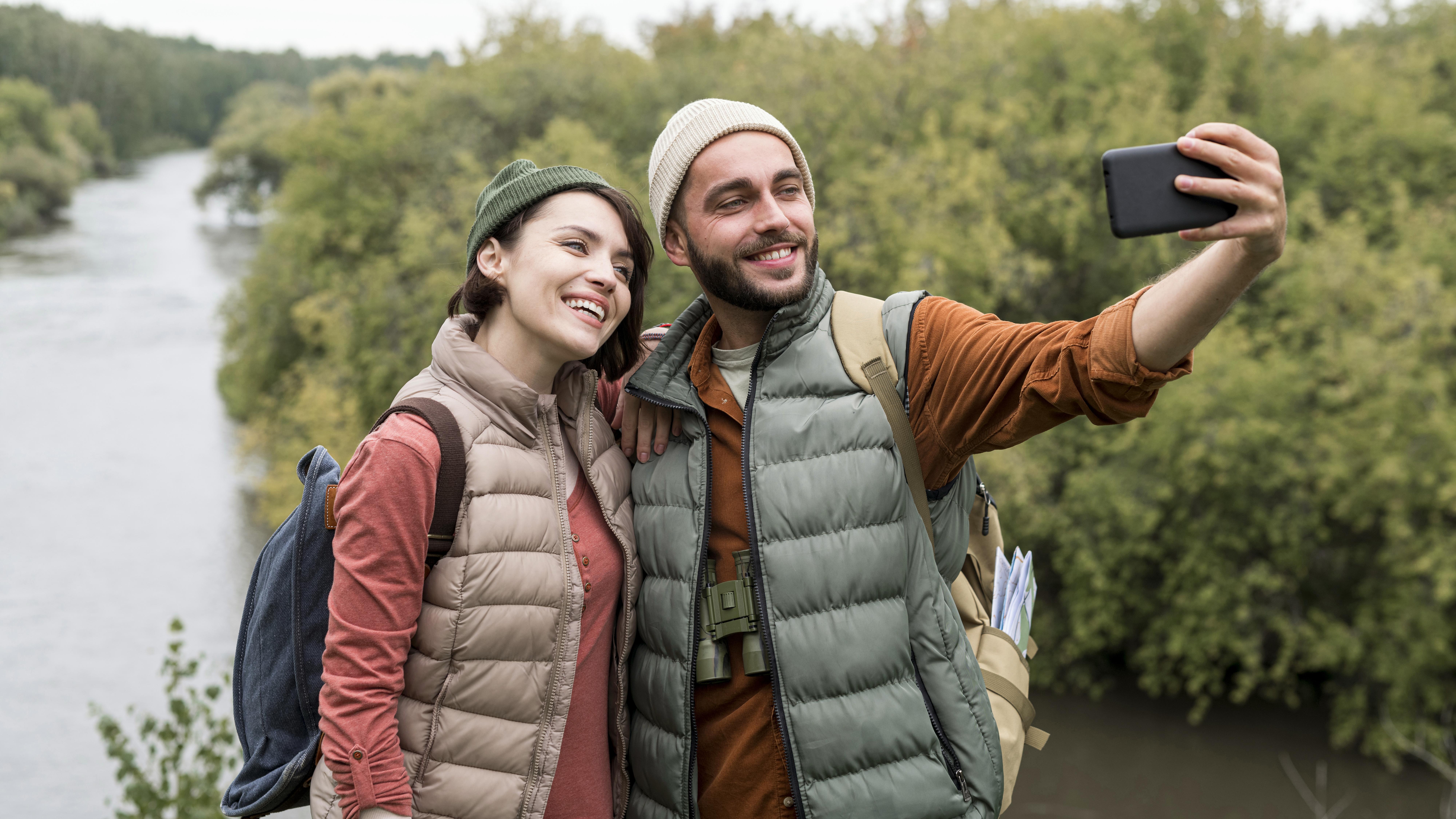 Famous Mobile Apps for Travel Lovers