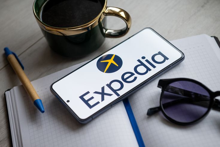 +1-888-531-6247 How can I contact Expedia for help booking a multi-city trip?
