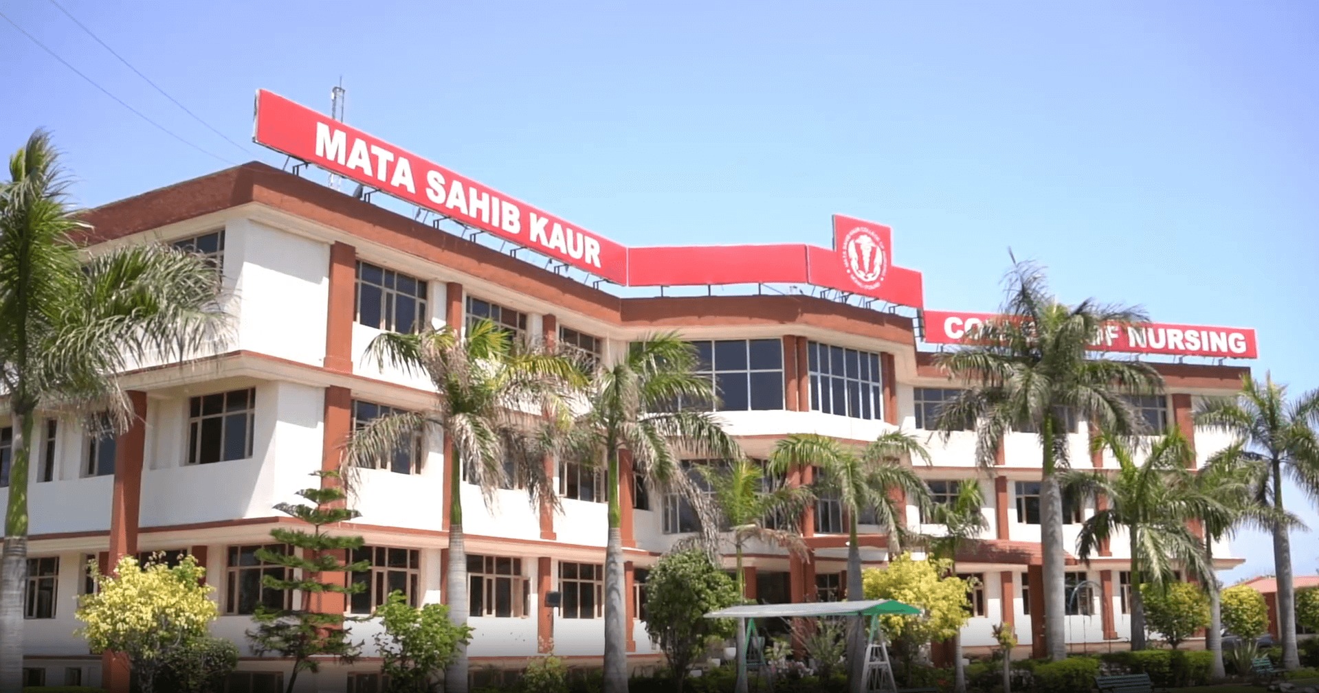 Which is the Best Nursing College for You? A Guide to Admissions After 12th