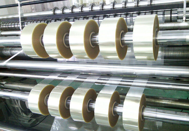 Flexible Production: PET film slitting machines can easily cope with multi-specification orders