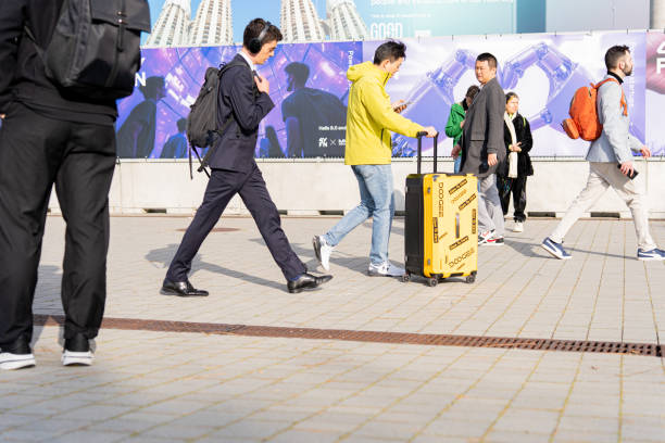 10 Innovative Offline Advertising Strategies to Elevate Your Brand