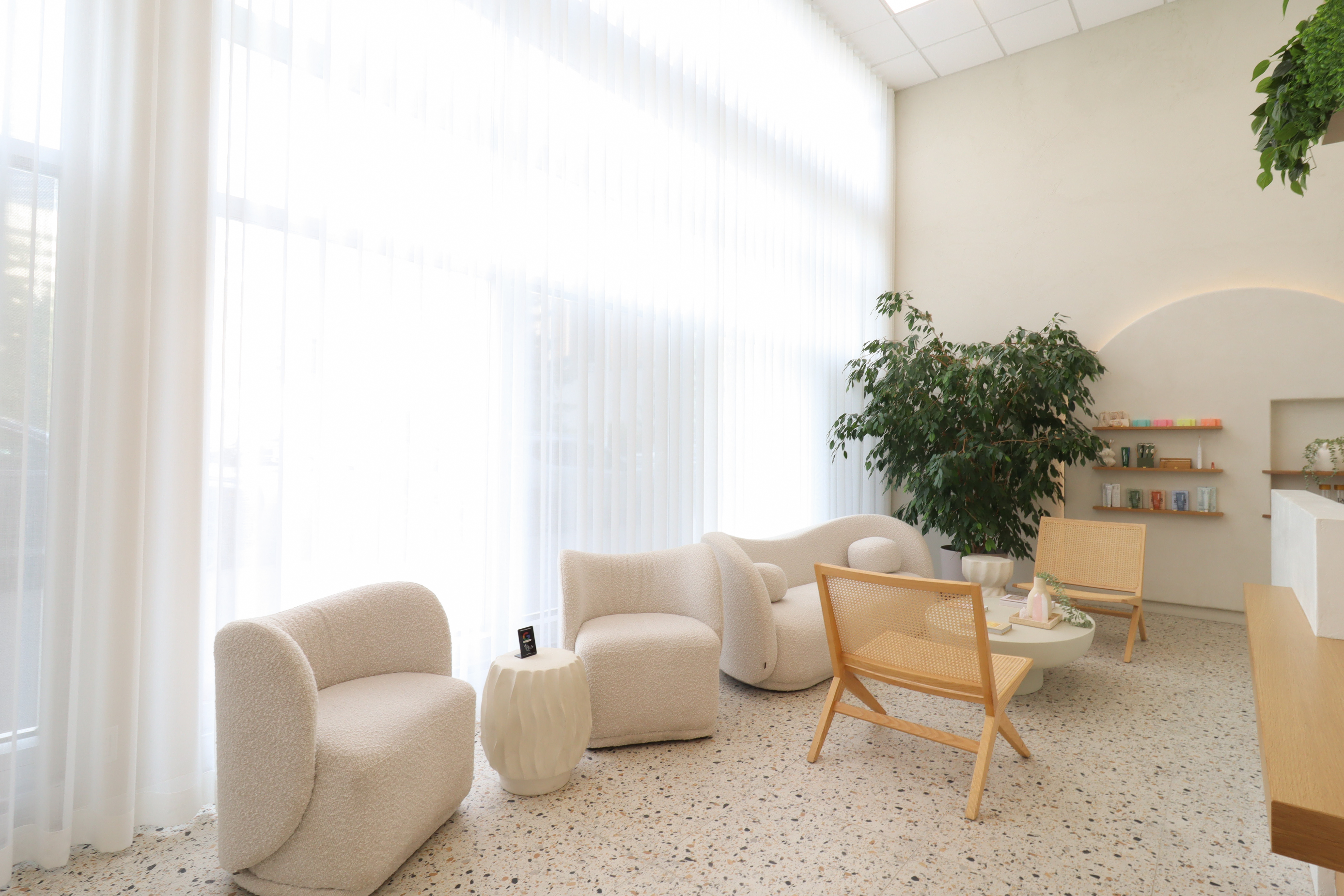Top 5 Reasons Residents in Calgary Choose Dental Implants Over Dentures