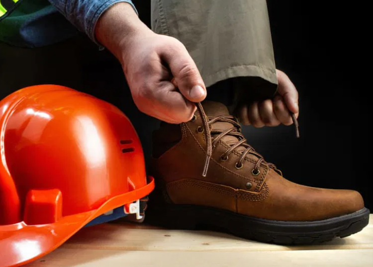 How to choose waterproof work boots for men