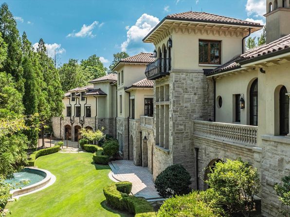 Why Young Families Are Picking Vestavia Hills to Stay? 