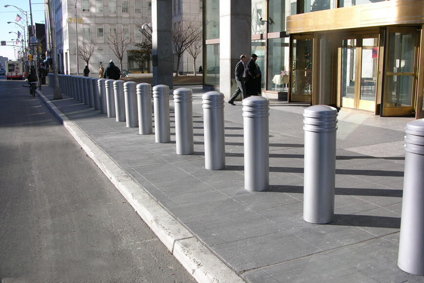 Bollards in Urban Planning: Simple Solutions for Safer Streets and Better Parking