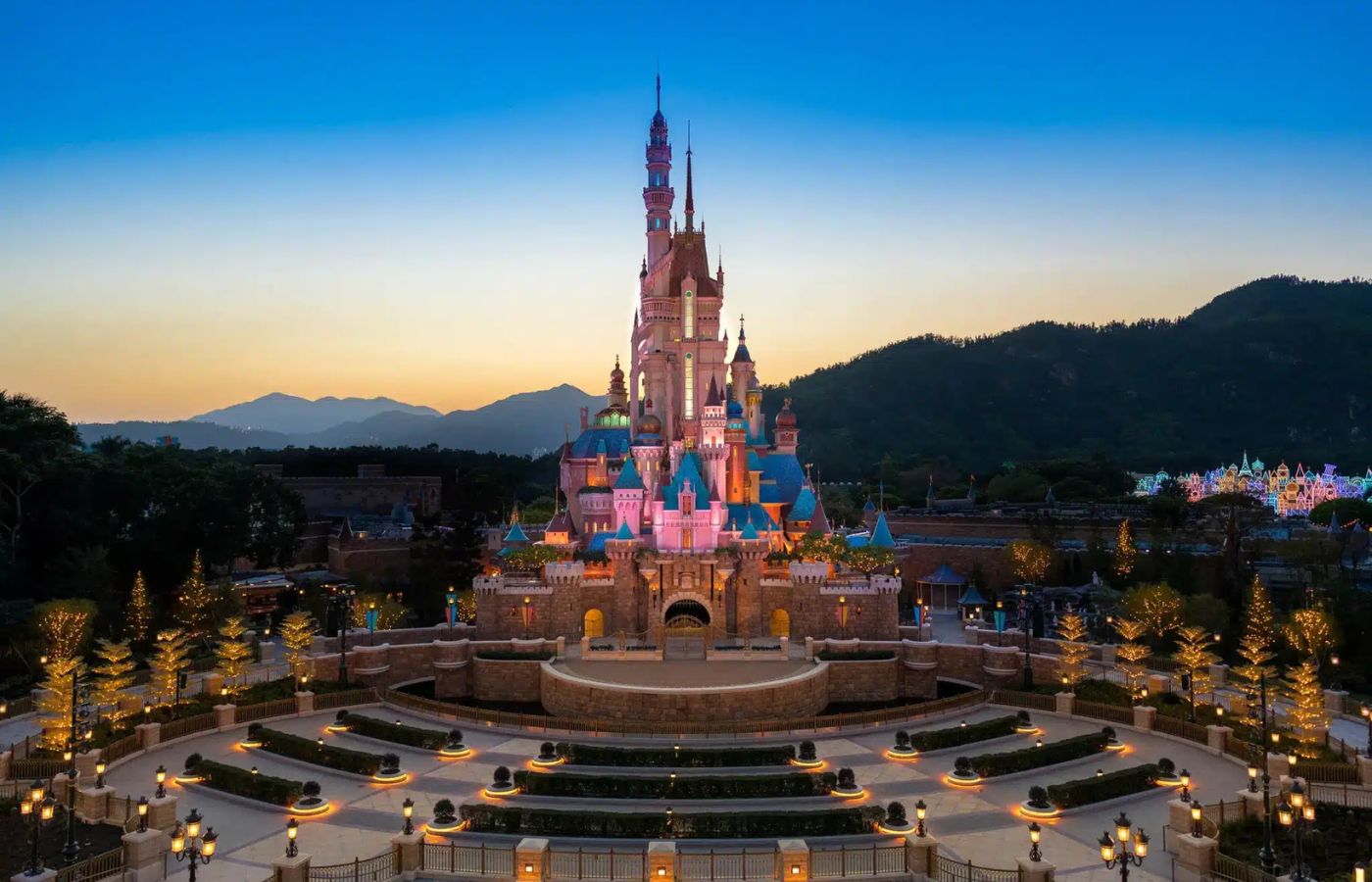 Hong Kong Disneyland: A Complete Travel Guide