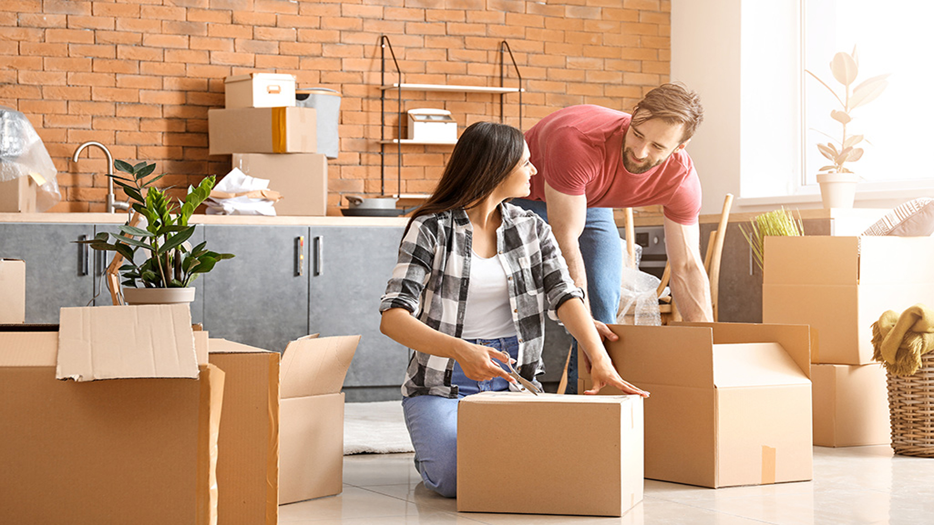 The Difference Between Packing and Moving Companies