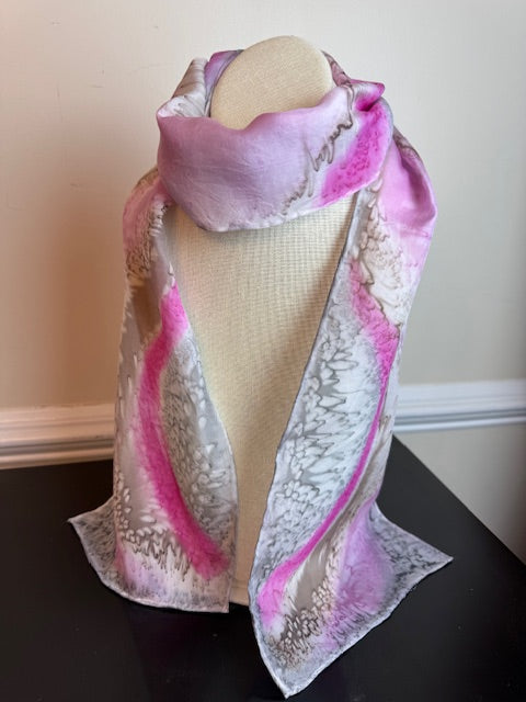 Why Silk Scarves Make the Perfect Gift for Women?