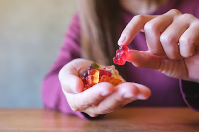 Radiant CBD Gummies Relief from Stress, Anxiety & Poor Sleep with Broad-Spectrum Hemp Extract