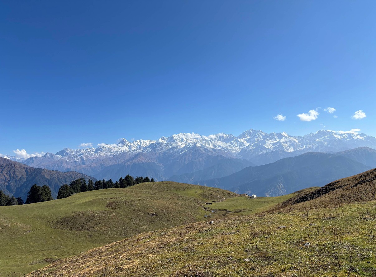When Meadows Turn to Magic: Walking the Snow-Clad Dreams of Dayara Bugyal