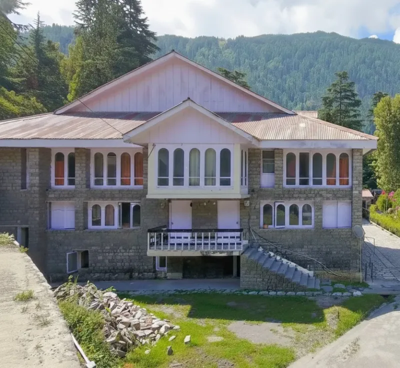 Club House Manali Guide: Activities, Entry Fee & Tips