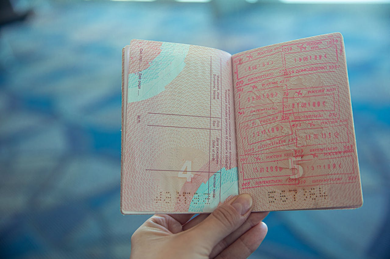 Finding Out How to Lawfully Create a New Identity Online