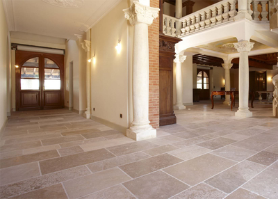 Internal Paving – Merits of Natural Stone vs. Manufactured Materials