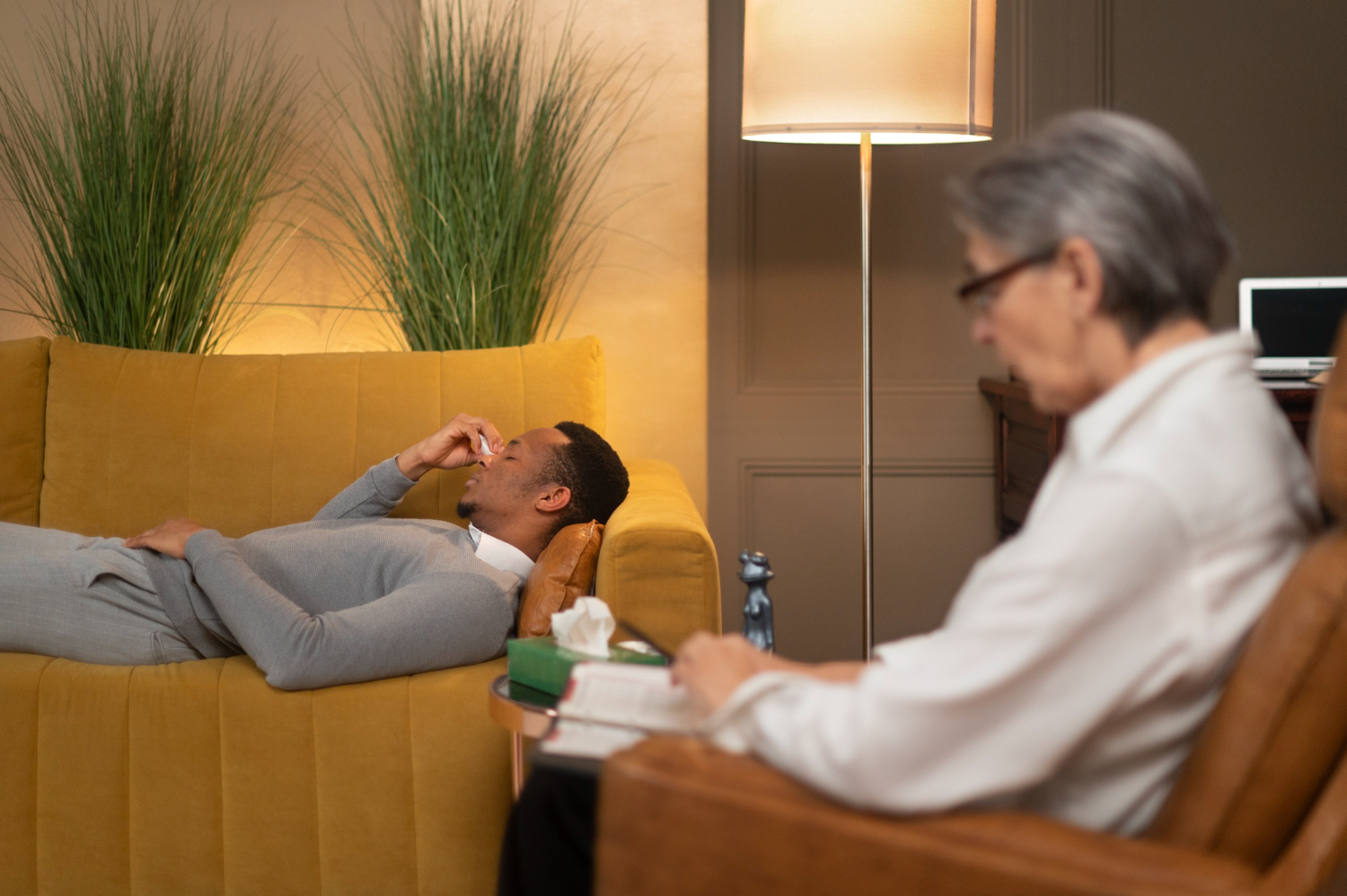 A Complete Guide to Bipolar Disorder Treatment and Management