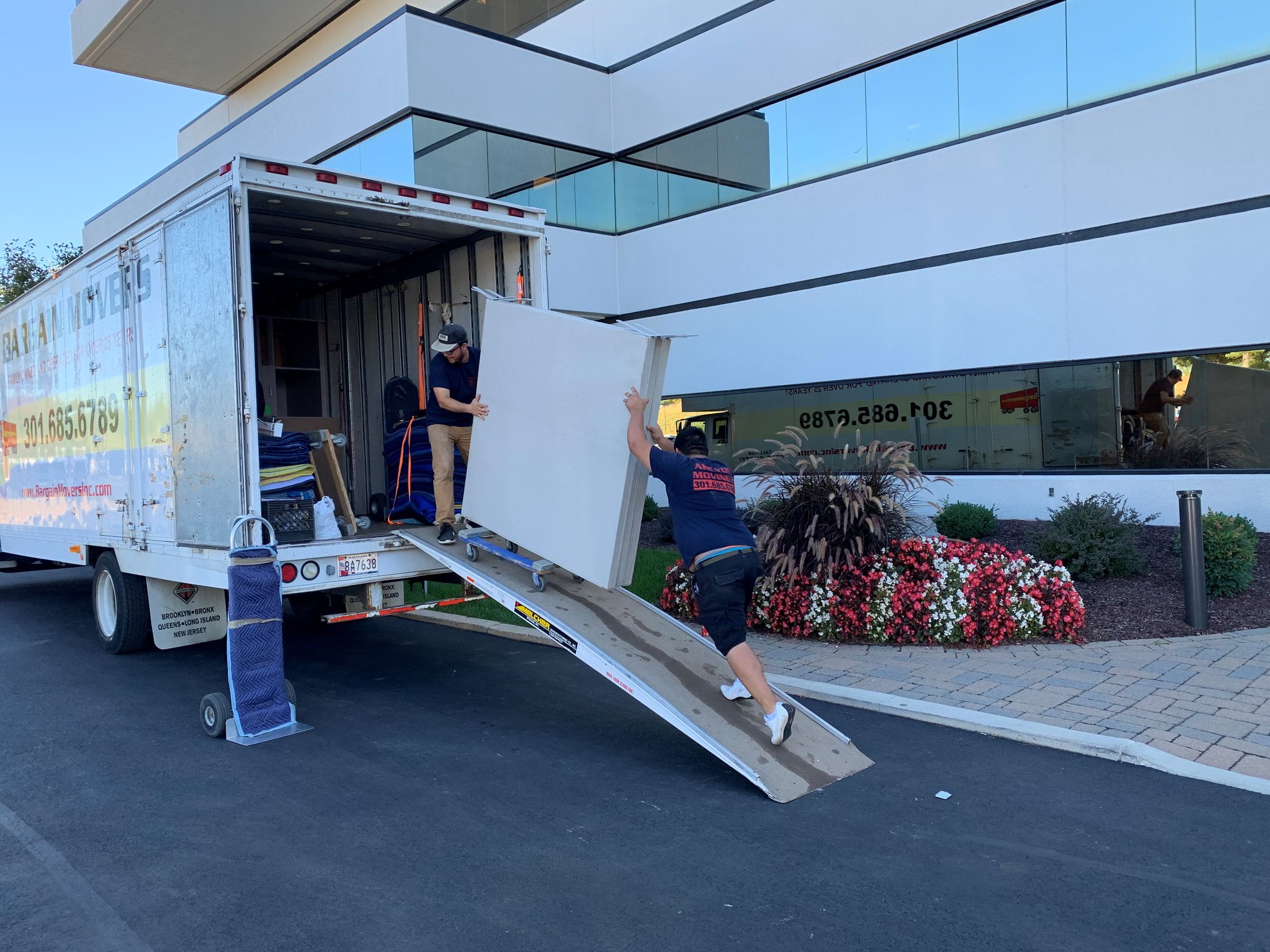 5 Tips for Hiring Movers and Packers in Laurel