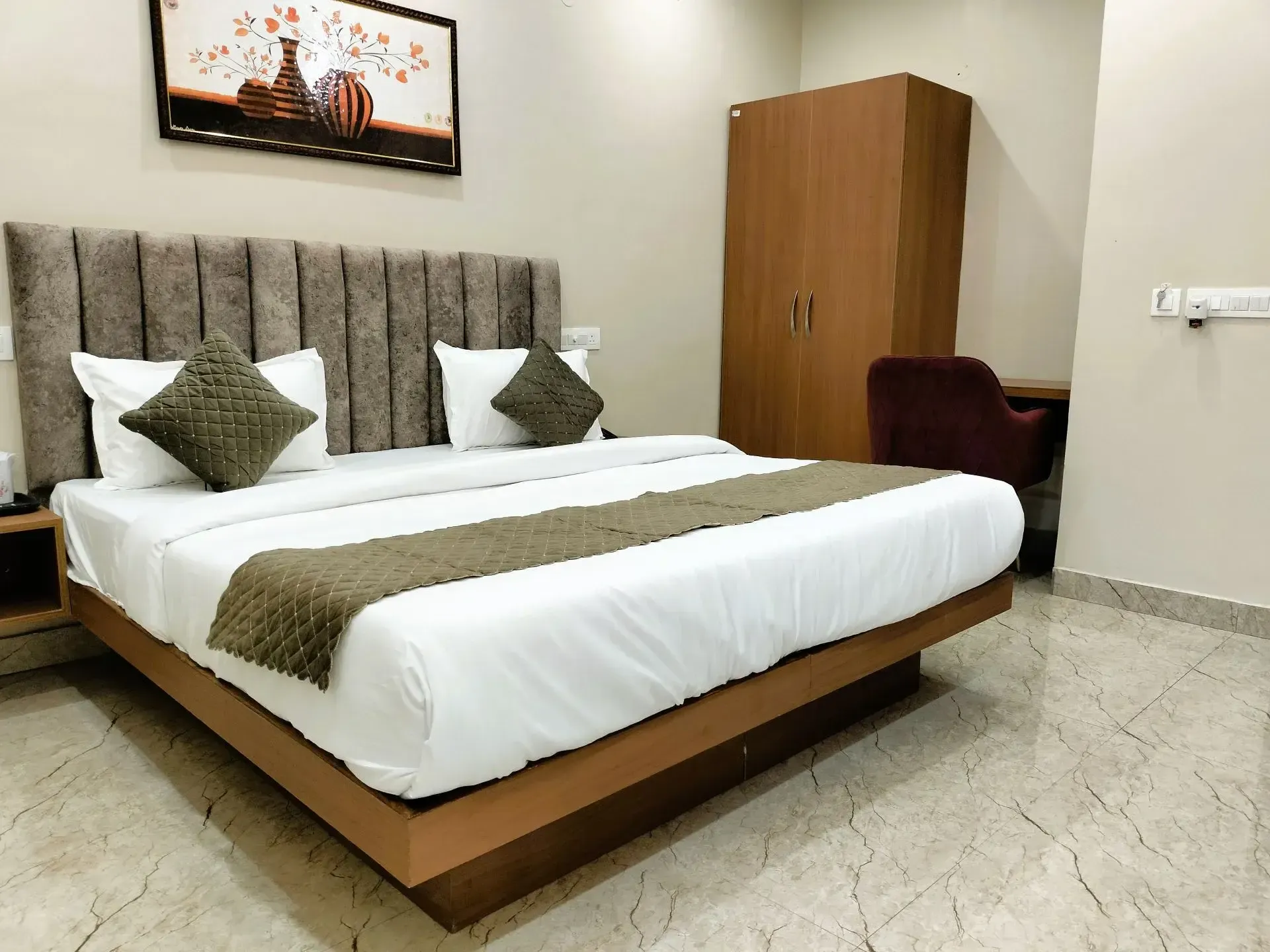 Book Hotel Room in Zirakpur for a Comfortable and Convenient Stay