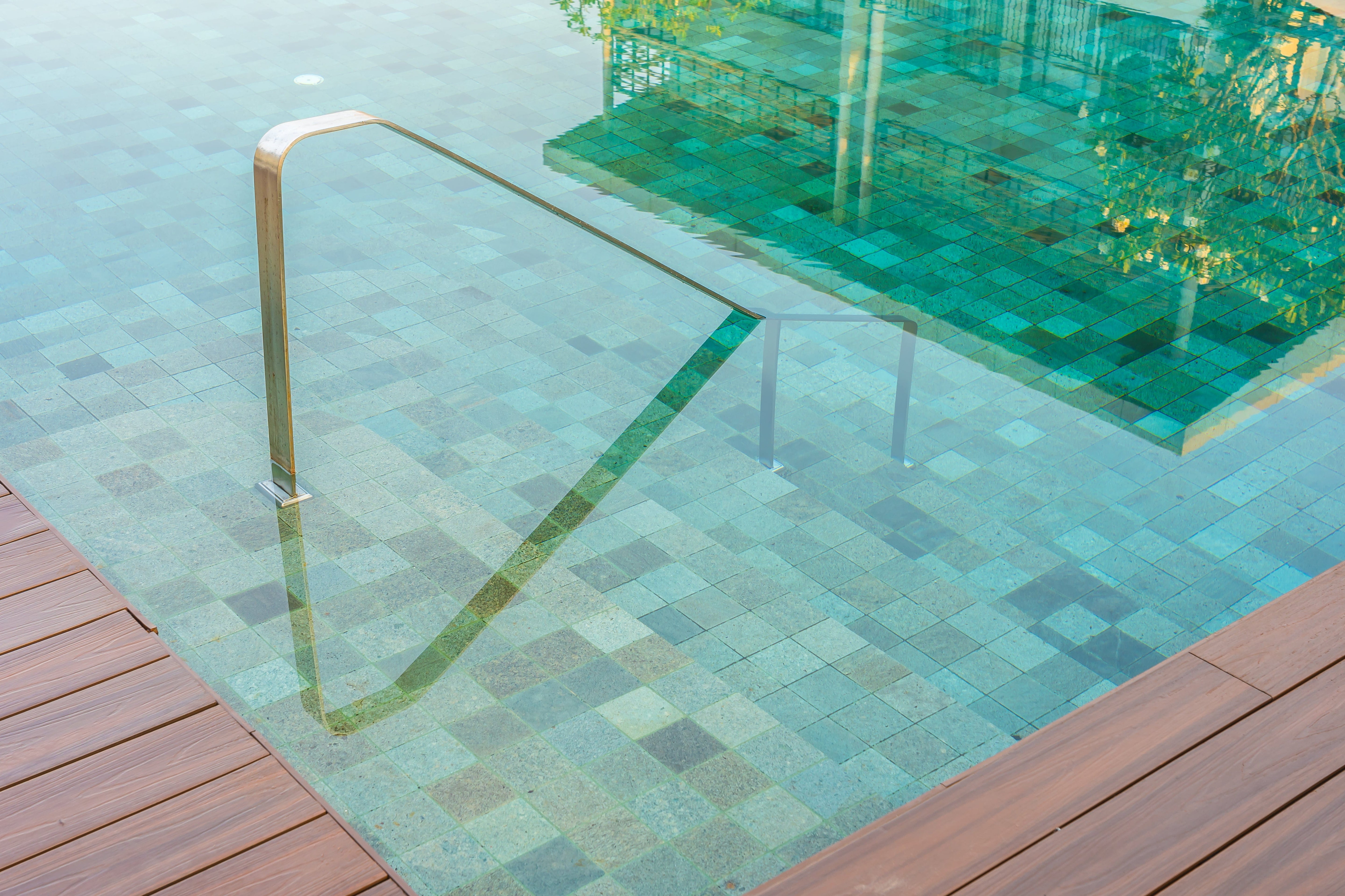 TILES & DECO Redefines Kitchens with Glass Tile Backsplash Installation